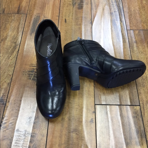 Michelle D - Picture 5 of 5